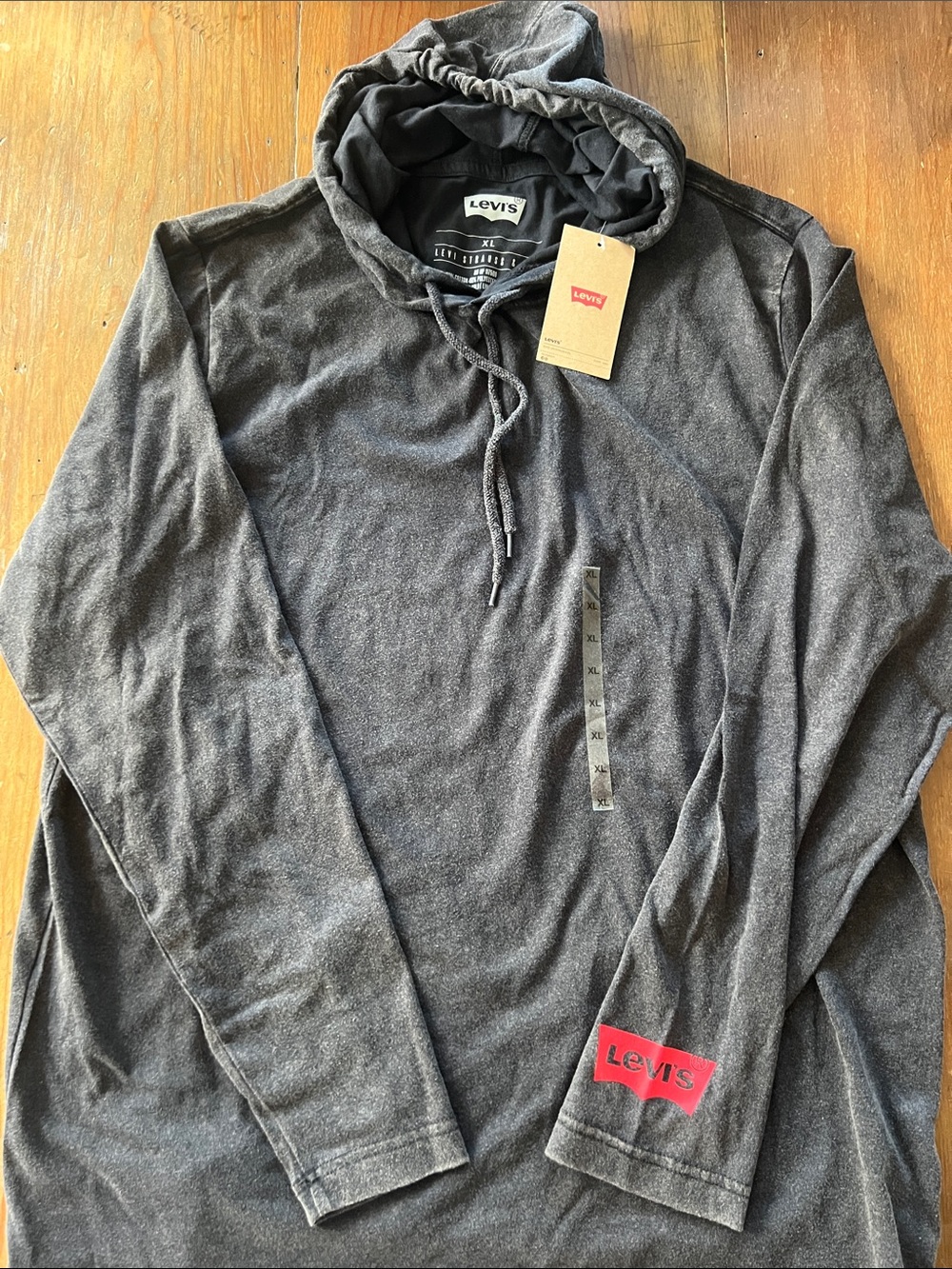 Levi’s Mineral Wash Pullover Hoodie Charcoal Gray Size XL Red Cuff Logo NWT